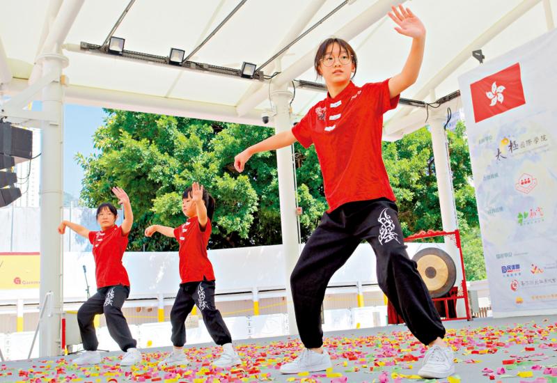 国际太极日逾750师生练太极操 李家超鼓励市民锻鍊强健体魄