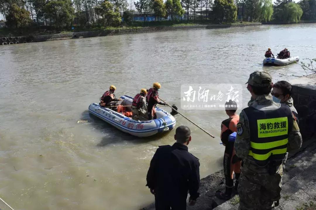 浙江嘉兴一水沟里发现无名女尸 警方征集线索查明身份