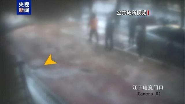 监控还原江西39人遇难火灾经过 违规施工酿悲剧