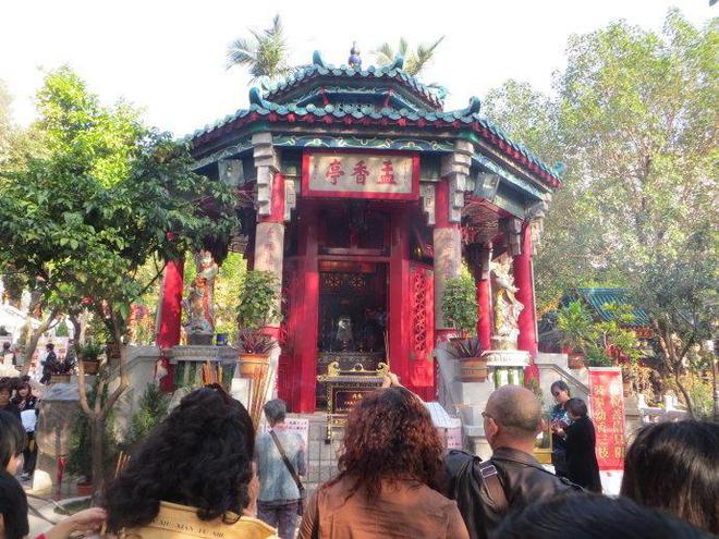 香港好去处｜黄大仙信俗文化节 夜游黄大仙祠、行坟场 体验多个工作坊：颂钵、沙画、音叉、香薰蜡片