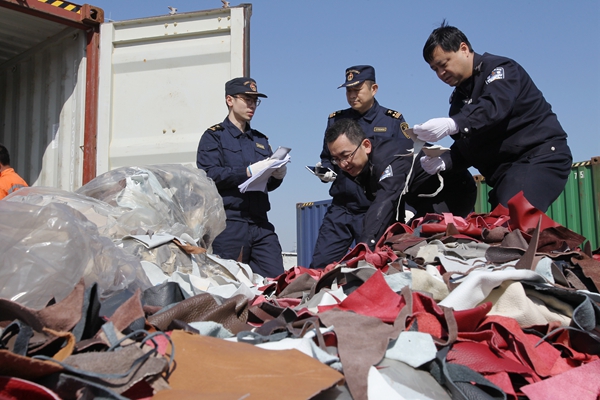 海关侦破多起走私洋垃圾案 重拳打击固废走私