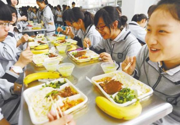 教育部：明确自主经营的中小学校食堂需独立开展会计核算 强化财务管理与监督