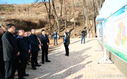 霞云岭乡重点项目推进会：地企联动加速发展