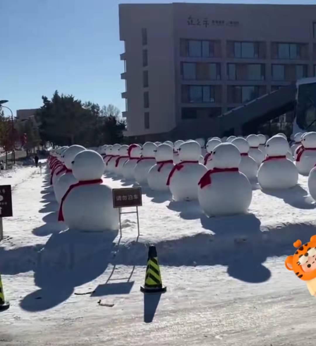 哈尔滨一园区198元可认领雪人 萌态雪人引游客热捧