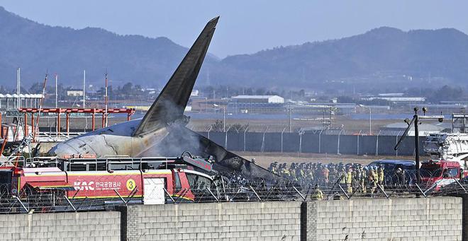 韩国政府宣布进入7天国家哀悼期 客机事故致重大伤亡