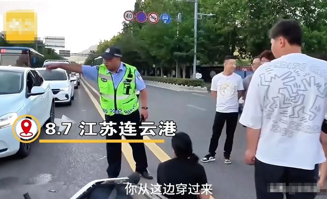 骑电动车横穿车流被撞负全责 违法行为引发警示