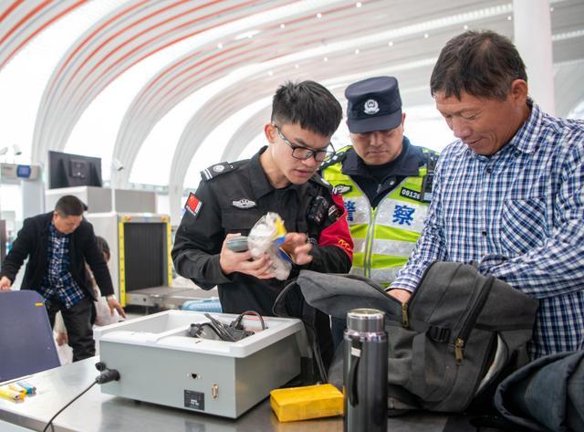 广州铁警春运严打治安 护航平安回家路