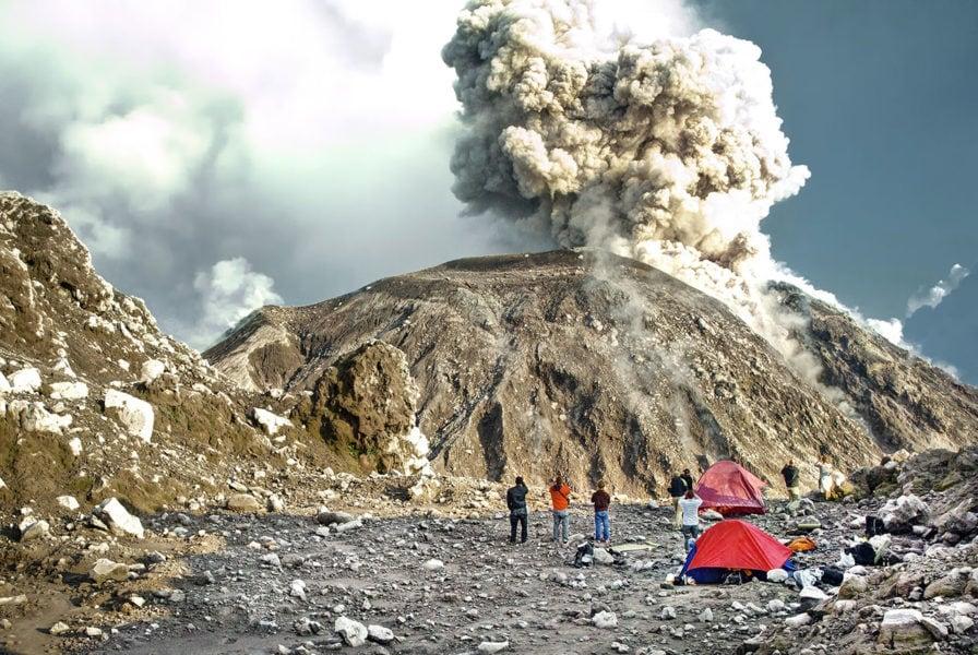 火山喷发与股票市场，探究影响及应对策略